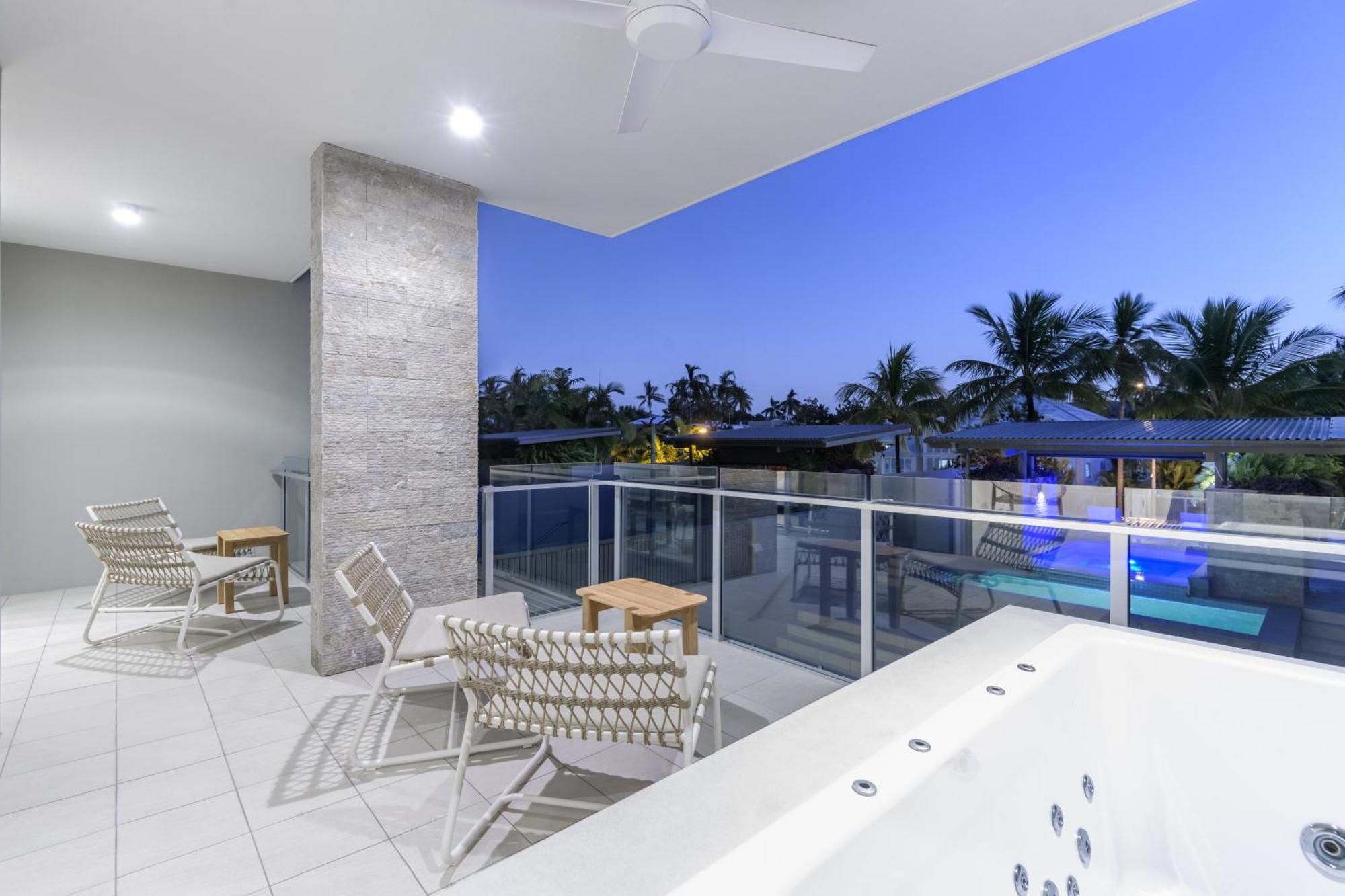 Апарт отель Coconut Grove Порт Дуглас Экстерьер фото