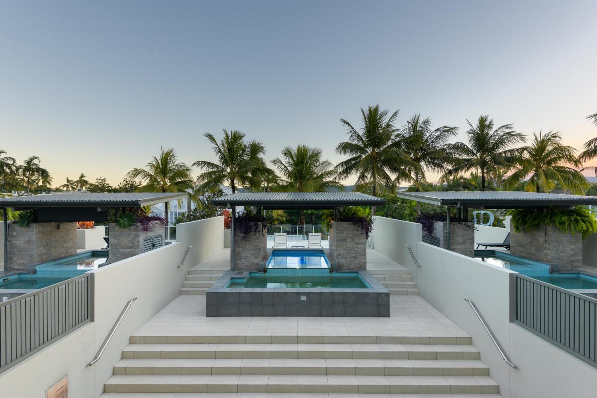 Апарт отель Coconut Grove Порт Дуглас Экстерьер фото